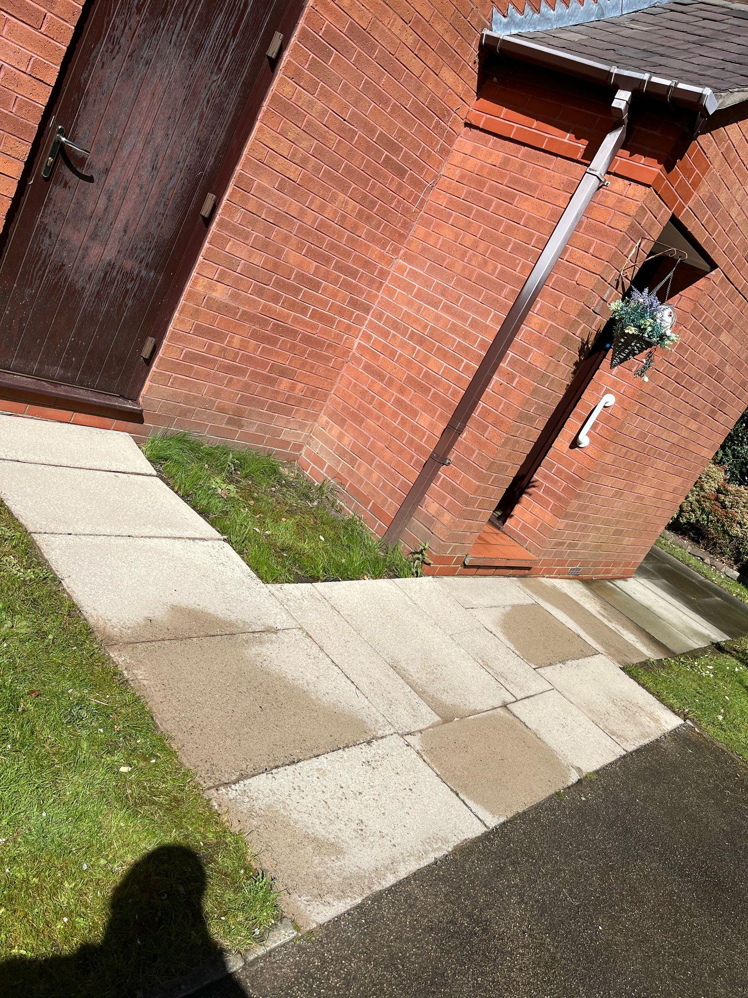 7bb102dc-6d36-4a60-9c4e-1f93e92a6ae4 Gutter Cleaning Services Manchester
